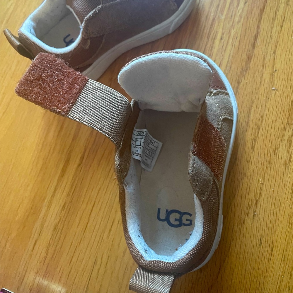 Ugg toddler shoes